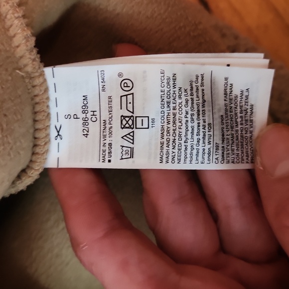 Banana Republic teddy sweater - Picture 8 of 8